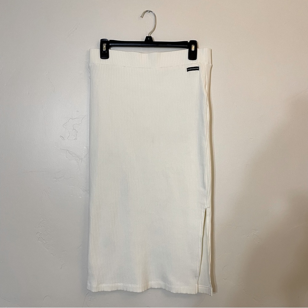 Women’s Skirt. Size Large. Calvin Klein Jeans. White Skirt.